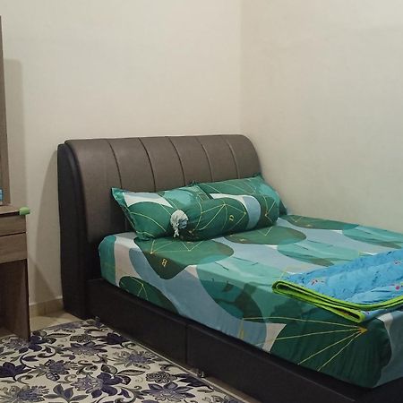 Illa Bella Homestay Jasin Exterior photo